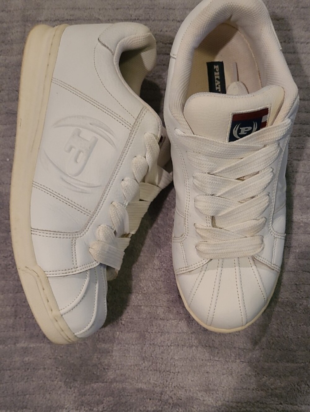 Phat Farm Men's White Leather Low-Top Sneakers with Navy & Red Logo Size 10 - Picture 3 of 5